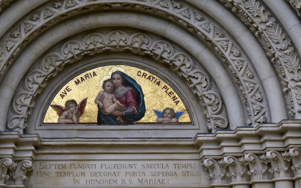 Maria s Ježíšem, portál  / foto -ima-